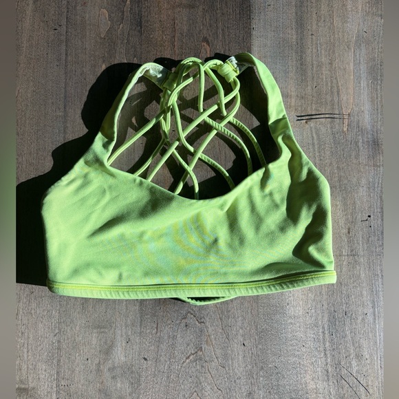 Lululemon free to be wild bra - Picture 1 of 3